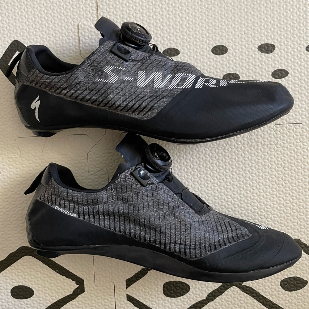 Specialized S-Works EXOS size 39 road cycling shoes.